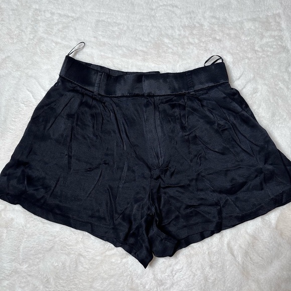 Zara Black Short - Picture 2 of 10